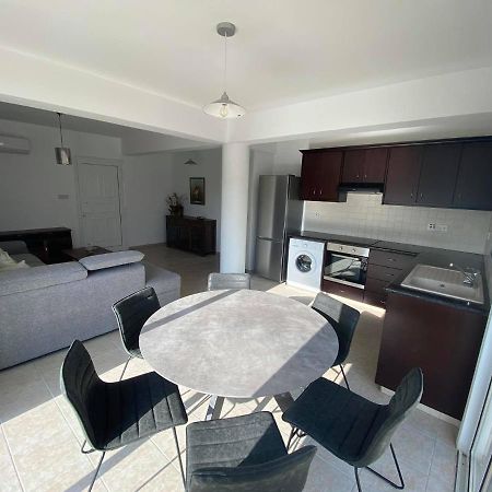 Cosy Apartment In Kato Paphos With Pool Access Exteriér fotografie