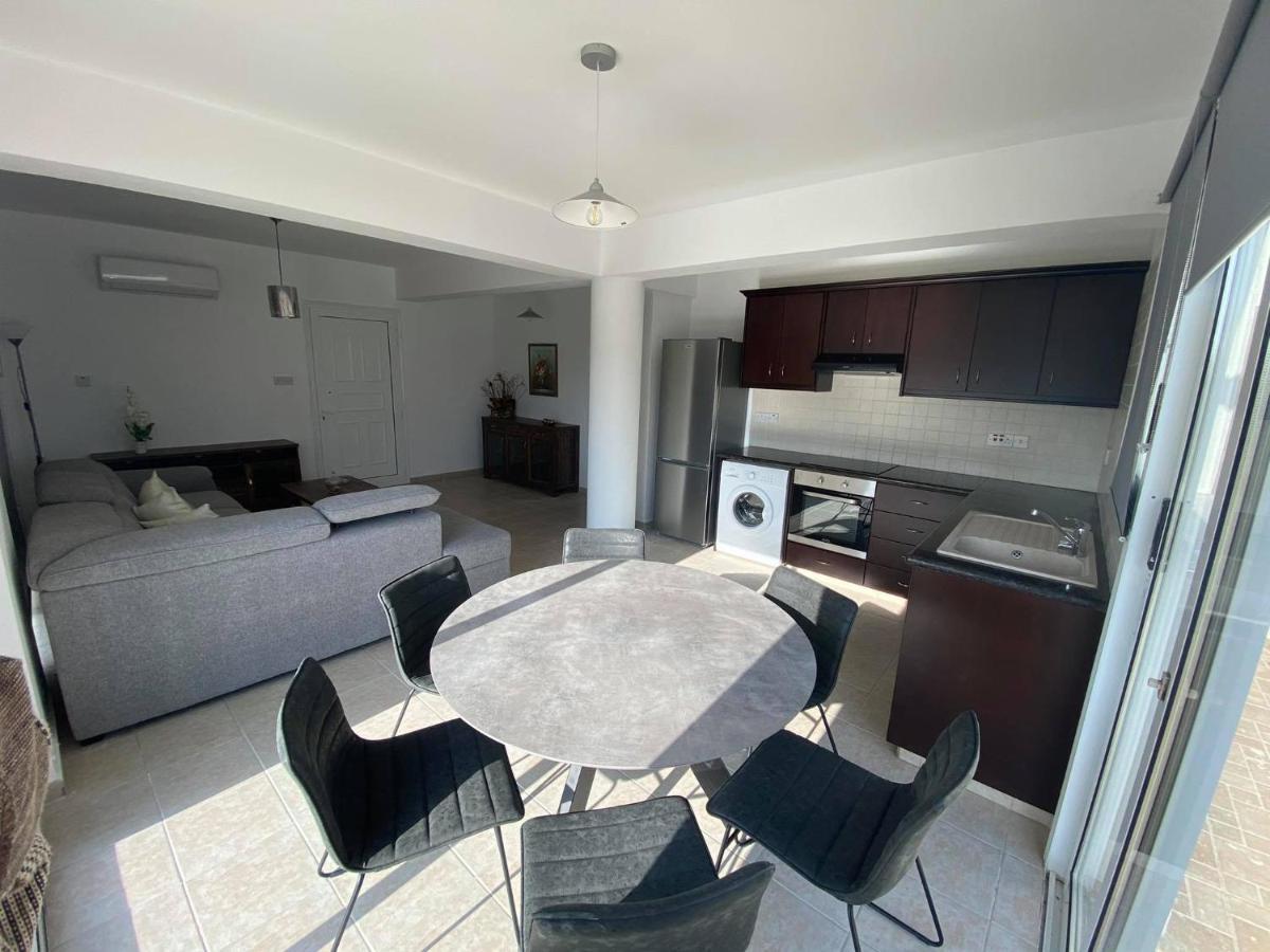 Cosy Apartment In Kato Paphos With Pool Access Exteriér fotografie