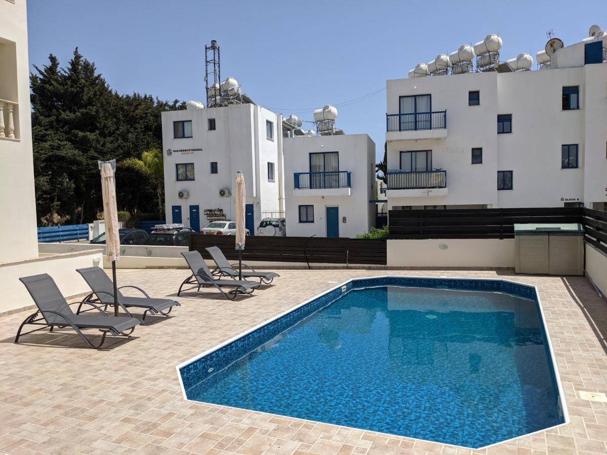 Cosy Apartment In Kato Paphos With Pool Access Exteriér fotografie